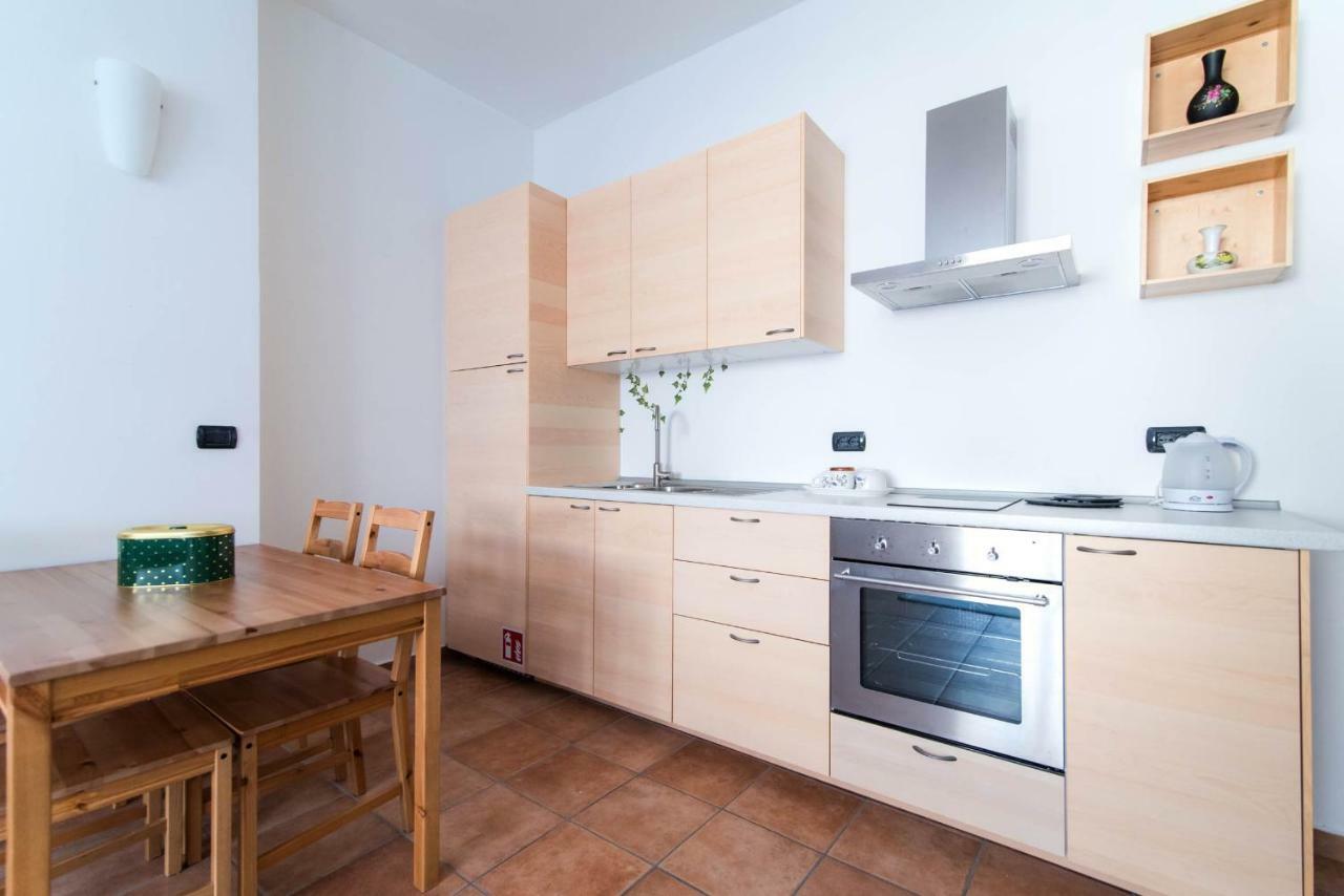 Al Piccolo Molo Apartment Como Exterior photo